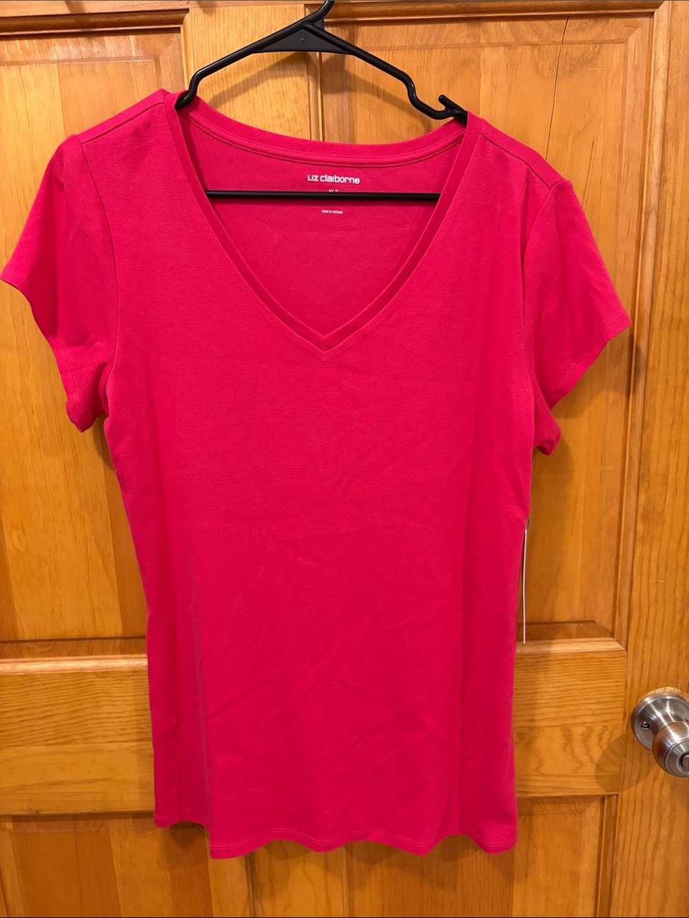 Liz Claiborne Bright Pink V-Neck Short Sleeve Tee